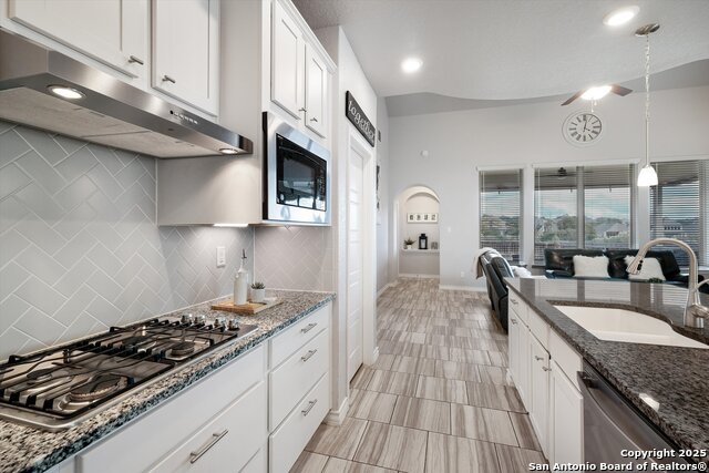 Image 11 of 32 For 3227 Blenheim Park