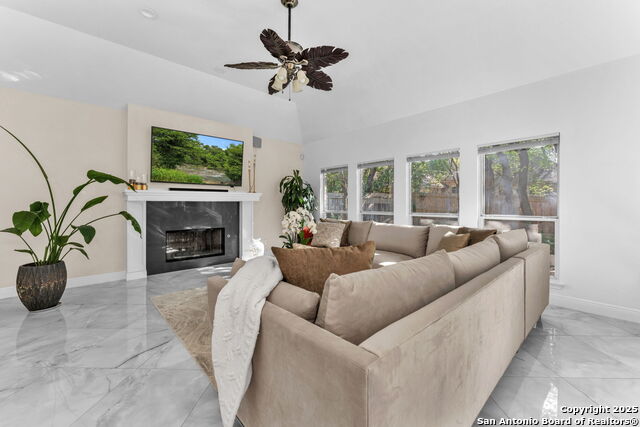 Image 14 of 58 For 18210 Crystal Ridge Dr