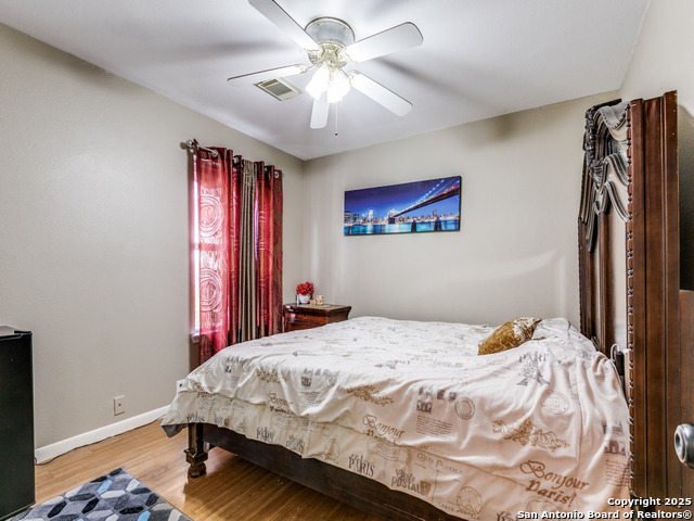 Listing photo id 15 for 13226 Regency Frst