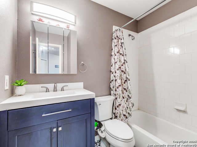 Listing photo id 16 for 13226 Regency Frst