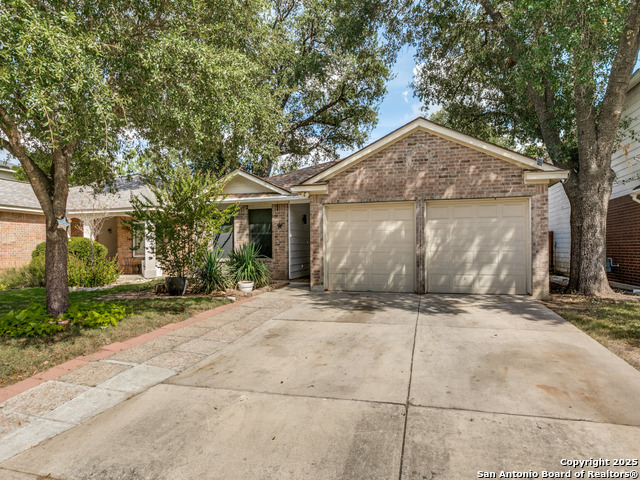 Listing photo id 1 for 13226 Regency Frst