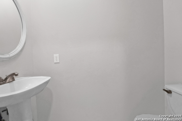 Image 20 of 38 For 1326 Delmont