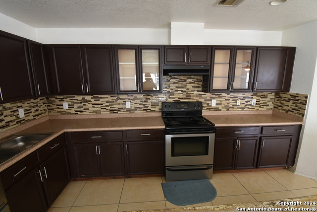 Listing photo id 9 for 11314 Liberty Field