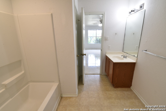 Listing photo id 13 for 11314 Liberty Field