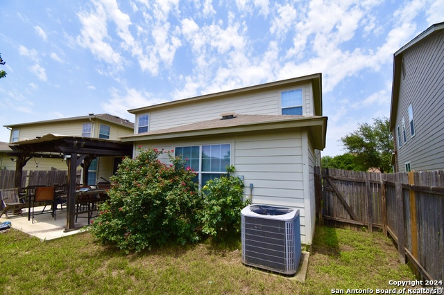 Listing photo id 32 for 11314 Liberty Field