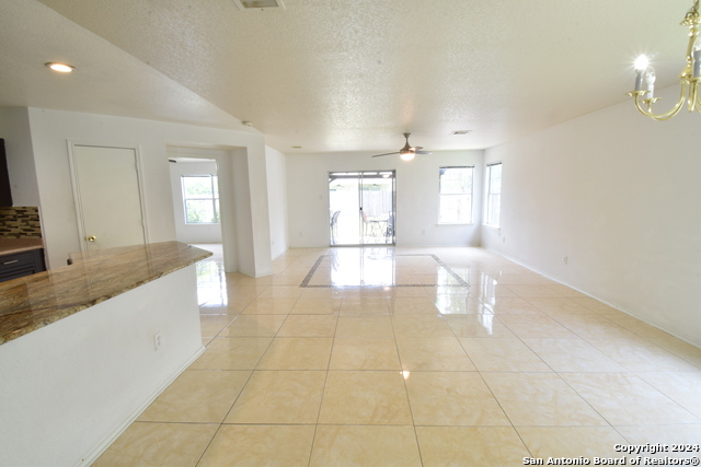 Listing photo id 3 for 11314 Liberty Field