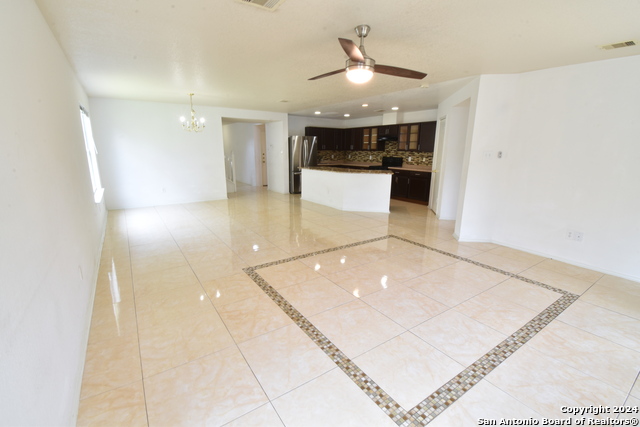 Listing photo id 4 for 11314 Liberty Field