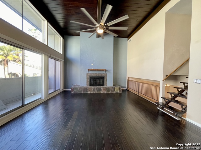 Listing photo id 8 for 3103 Eisenhauer J3