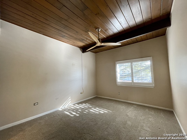 Listing photo id 12 for 3103 Eisenhauer J3
