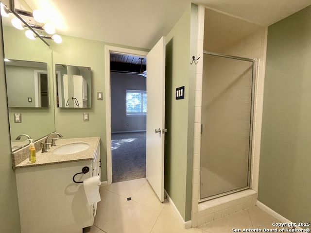 Listing photo id 14 for 3103 Eisenhauer J3
