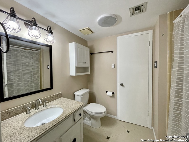 Listing photo id 15 for 3103 Eisenhauer J3