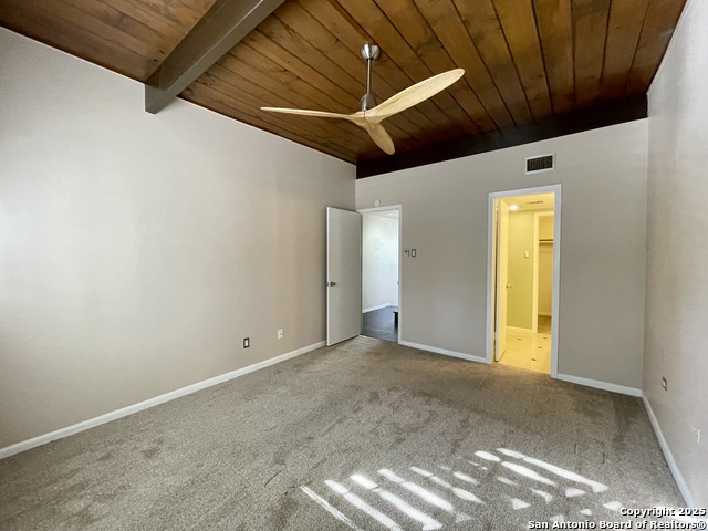 Listing photo id 16 for 3103 Eisenhauer J3