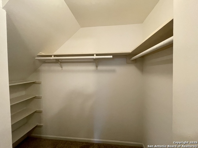Listing photo id 17 for 3103 Eisenhauer J3