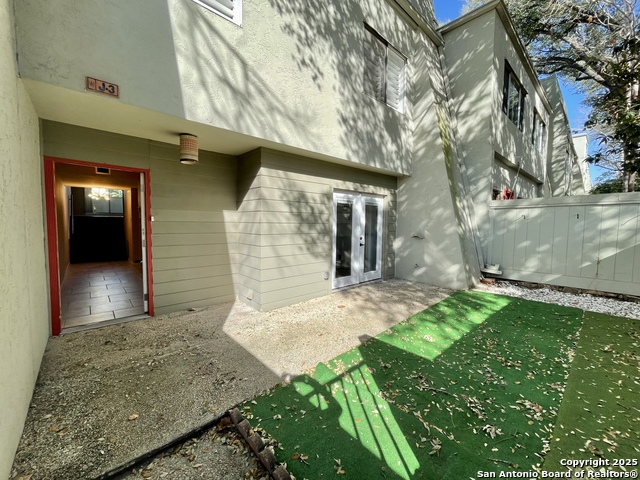 Listing photo id 0 for 3103 Eisenhauer J3