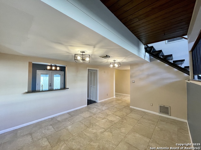 Listing photo id 5 for 3103 Eisenhauer J3