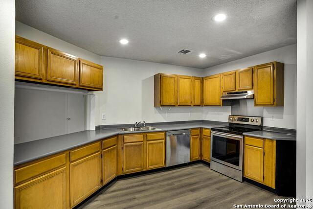 Image 13 of 32 For 13918 Grove Patch