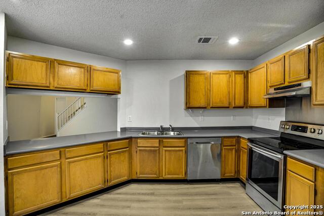 Image 14 of 32 For 13918 Grove Patch