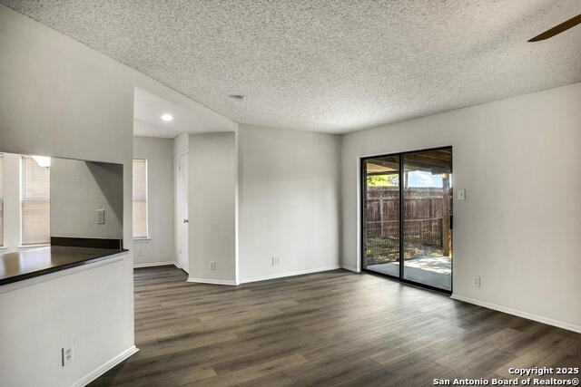 Image 15 of 32 For 13918 Grove Patch