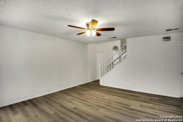 Image 16 of 32 For 13918 Grove Patch