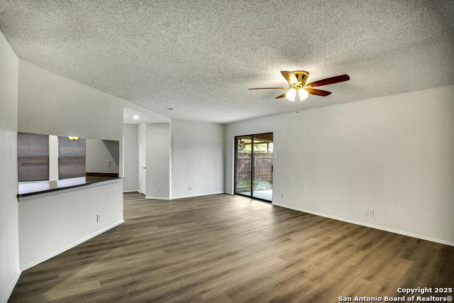 Image 18 of 32 For 13918 Grove Patch