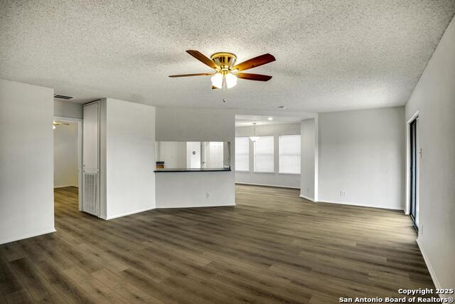 Image 19 of 32 For 13918 Grove Patch