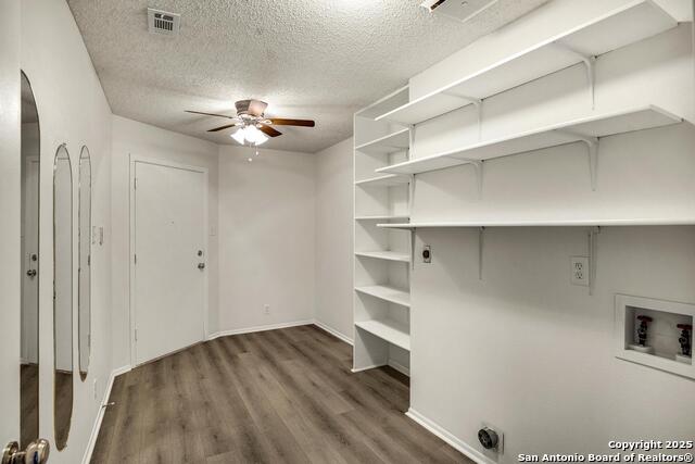 Image 20 of 32 For 13918 Grove Patch