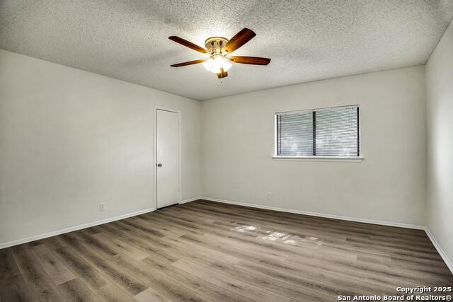 Image 25 of 32 For 13918 Grove Patch