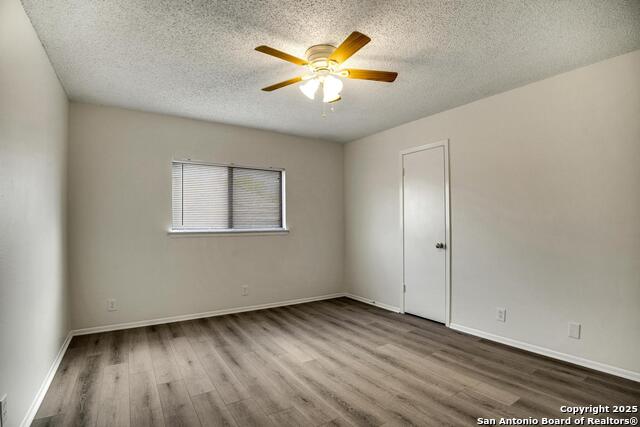 Image 26 of 32 For 13918 Grove Patch