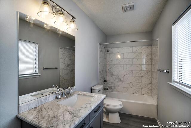 Image 27 of 32 For 13918 Grove Patch