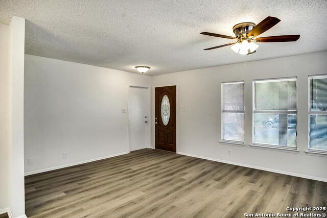 Image 5 of 32 For 13918 Grove Patch