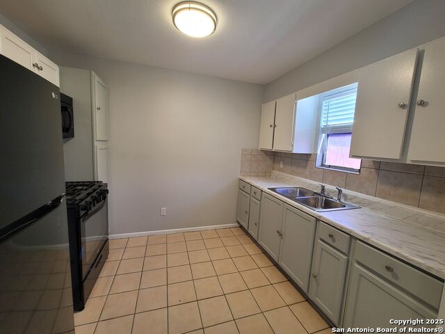 Image 12 of 25 For 418 Verne  2