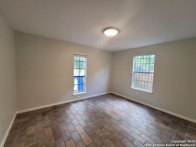 Image 13 of 25 For 418 Verne  2