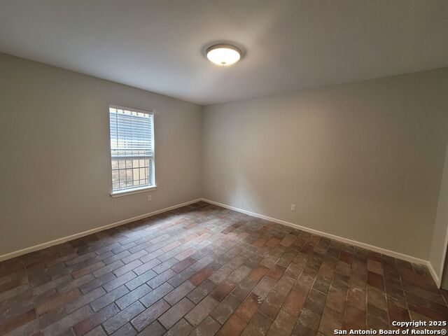 Image 15 of 25 For 418 Verne  2