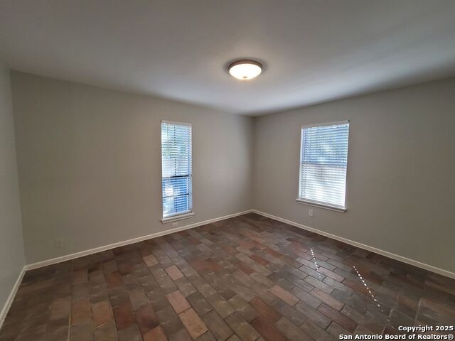 Image 18 of 25 For 418 Verne  2