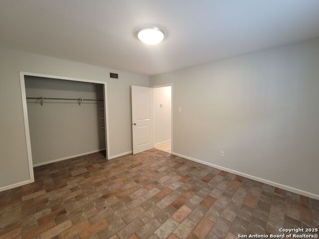 Image 21 of 25 For 418 Verne  2