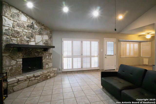 Image 12 of 30 For 15054 Misty Bnd