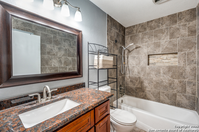 Image 23 of 30 For 15054 Misty Bnd