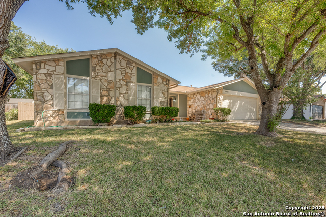 Image 24 of 30 For 15054 Misty Bnd