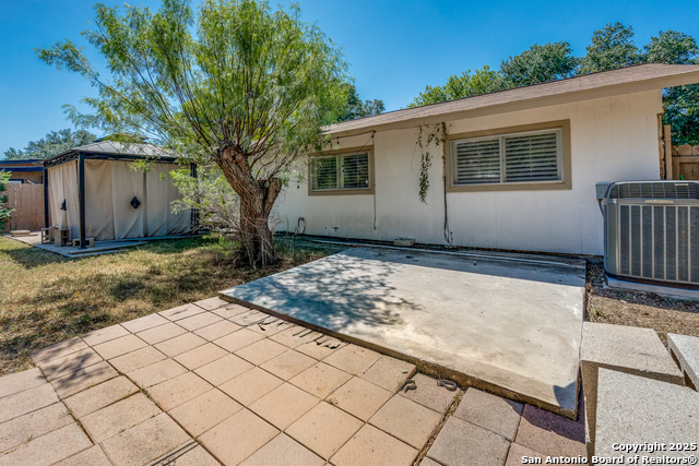 Image 26 of 30 For 15054 Misty Bnd