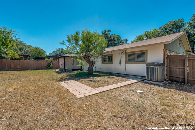 Image 27 of 30 For 15054 Misty Bnd