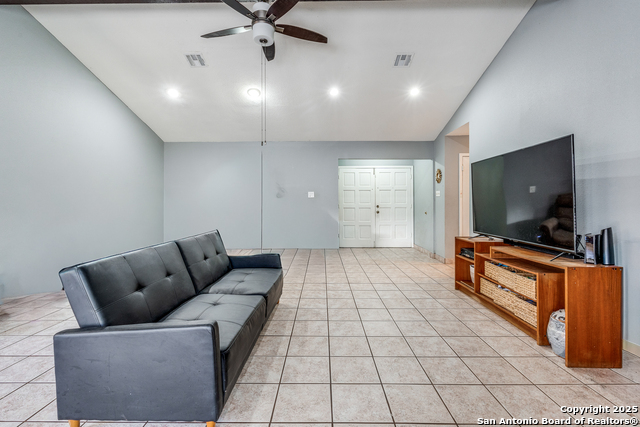 Image 7 of 30 For 15054 Misty Bnd