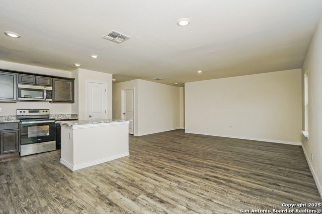 Image 5 of 21 For 2434 Bermuda