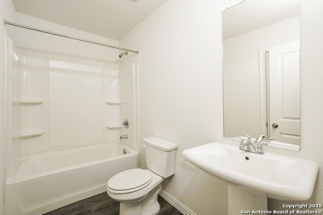 Image 17 of 21 For 2719 Bermuda