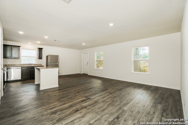 Image 4 of 21 For 2719 Bermuda