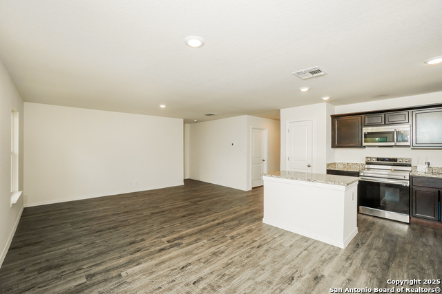 Image 6 of 21 For 2719 Bermuda