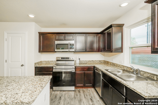 Image 8 of 21 For 2719 Bermuda