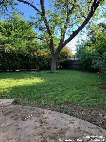 Image 2 of 22 For 427 Lively Dr 1