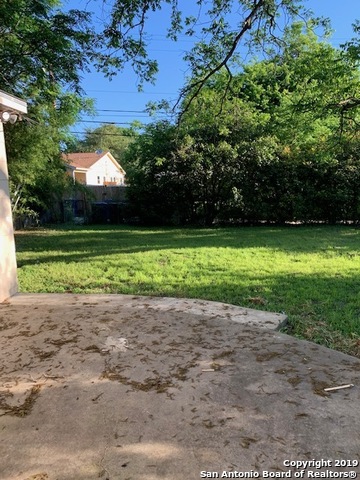 Image 3 of 22 For 427 Lively Dr 1