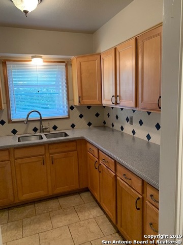 Image 5 of 22 For 427 Lively Dr 1