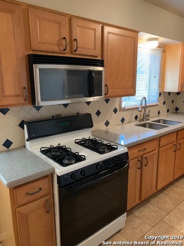 Image 6 of 22 For 427 Lively Dr 1